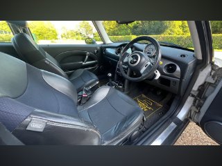 /photos/12511/00299e69-0760-4191-ad94-8e7fce251689_i320x240.jpg