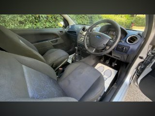/photos/12511/1d6a17f8-2754-4296-a679-33db9aae617f_i320x240.jpg