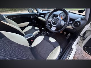 /photos/12511/b347e505-6ee5-459f-9f16-c934c45e8881_i320x240.jpg