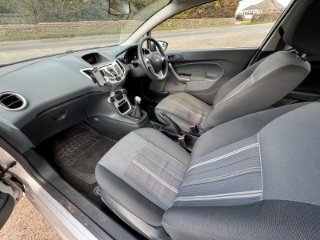 /photos/12511/c7ff9b1e-5a69-44bd-8372-c14e1dcff65c_i320x240.jpg